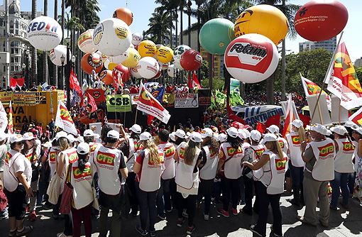 Sindicatos negociam para se blindar contra regras da reforma trabalhista